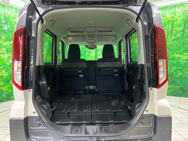 ���i�̂���������ʋ΁A���}���ɏ\���ȉ׎��X�y�[�X���m�ۂ��Ă���܂��B�Z�J���h�V�[�g��|���ƁA�傫�ȉו��̐ύڂ��\�ł���