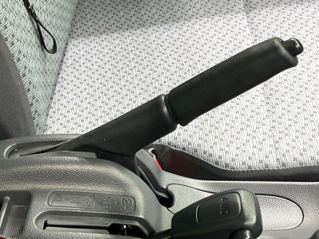 ＮＴ１００クリッパートラック ＤＸ農繁仕様　禁煙　５ＭＴ　４ＷＤ　ＣＤ再生　ＵＳＢ入力端子　ドアバイザー（29枚目）