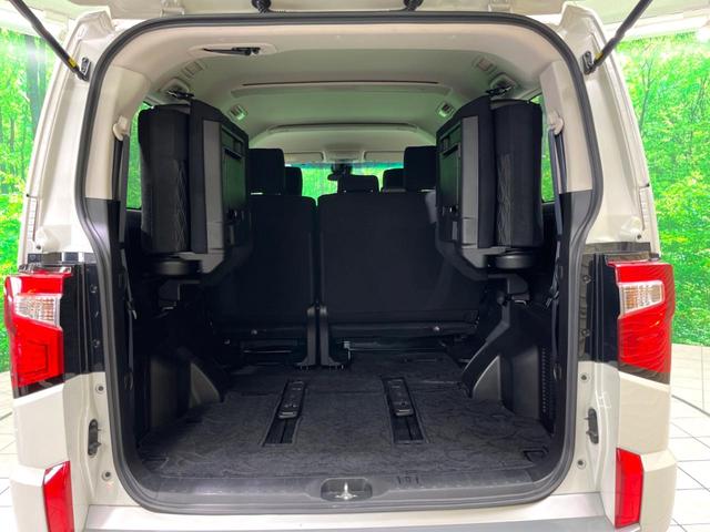 デリカＤ：５ Ｇ　禁煙車　ＢＩＧ－Ｘ１０型ＤＡ　４ＷＤ　ディーゼル（軽油）　両側電動スライドドア　バックカメラ　衝突軽減装置　レーダークルーズ　ＬＥＤヘッド　ＥＴＣ　純正１８インチＡＷ　オートライト　デュアルエアコン（13枚目）