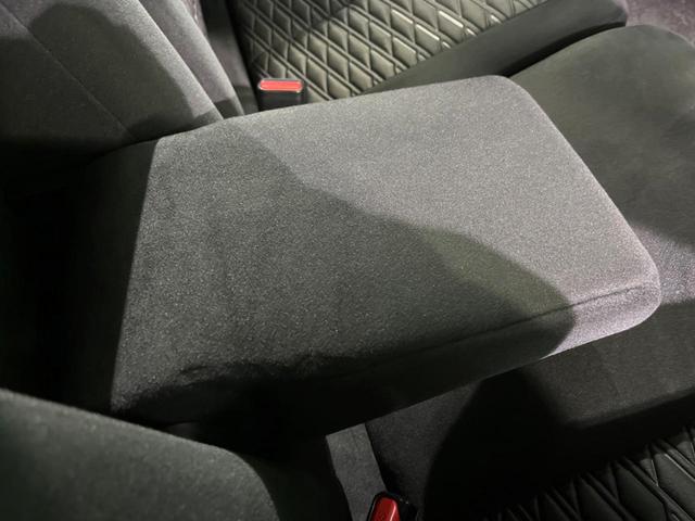 デリカＤ：５ Ｇ　禁煙車　ＢＩＧ－Ｘ１０型ＤＡ　４ＷＤ　ディーゼル（軽油）　両側電動スライドドア　バックカメラ　衝突軽減装置　レーダークルーズ　ＬＥＤヘッド　ＥＴＣ　純正１８インチＡＷ　オートライト　デュアルエアコン（42枚目）