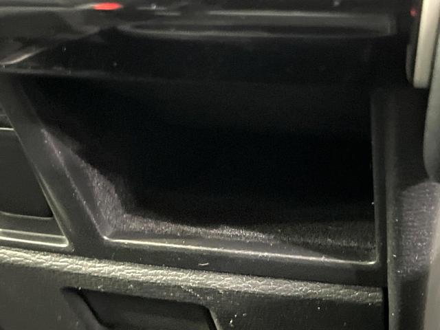 デリカＤ：５ Ｇ　禁煙車　ＢＩＧ－Ｘ１０型ＤＡ　４ＷＤ　ディーゼル（軽油）　両側電動スライドドア　バックカメラ　衝突軽減装置　レーダークルーズ　ＬＥＤヘッド　ＥＴＣ　純正１８インチＡＷ　オートライト　デュアルエアコン（49枚目）