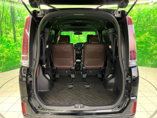 エスクァイア Ｇｉ　プレミアムパッケージ　禁煙車　モデリスタエアロ　純正１０型ナビ　両側電動ドア　バックカメラ　衝突軽減装置　ハーフレザーシート　ドラレコ　ＥＴＣ　シートヒーター　スマートキー　ＬＥＤヘッド　クルコン　純正１５インチアルミ（11枚目）