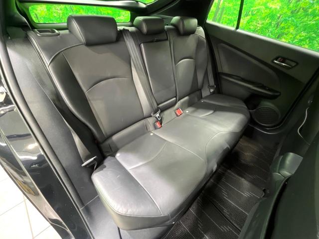 プリウス Ａプレミアム　ＢＩＧ－Ｘ９型ナビ　バックカメラ　衝突軽減装置　レーダークルーズ　禁煙車　レザーシート　パワーシート　ドラレコ　コーナーセンサー　スマートキー　ＬＥＤヘッド　ビルトインＥＴＣ　純正１５インチアルミ（9枚目）