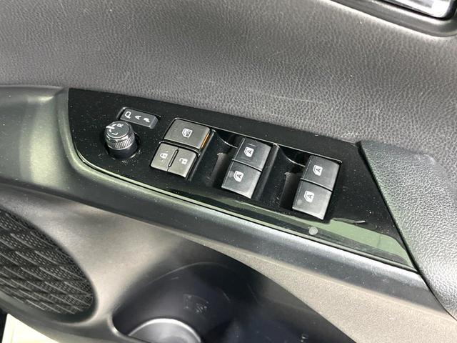 プリウス Ａプレミアム　ＢＩＧ－Ｘ９型ナビ　バックカメラ　衝突軽減装置　レーダークルーズ　禁煙車　レザーシート　パワーシート　ドラレコ　コーナーセンサー　スマートキー　ＬＥＤヘッド　ビルトインＥＴＣ　純正１５インチアルミ（57枚目）