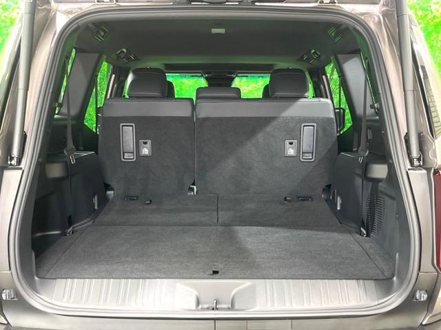 ���i�̂���������ʋ΁A���}���ɏ\���ȉ׎��X�y�[�X���m�ۂ��Ă���܂��B�Z�J���h�V�[�g��|���ƁA�傫�ȉו��̐ύڂ��\�ł���