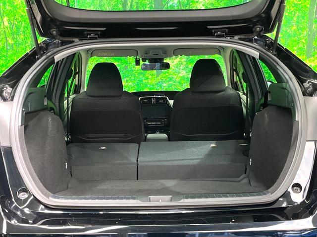 プリウス Ｓ　禁煙車　純正９型ナビ　バックカメラ　衝突軽減装置　レーダークルーズ　レザー調シート　パワーシート　ドラレコ　ＥＴＣ　シートヒーター　コーナーセンサー　スマートキー　ＬＥＤヘッド　オートハイビーム（10枚目）