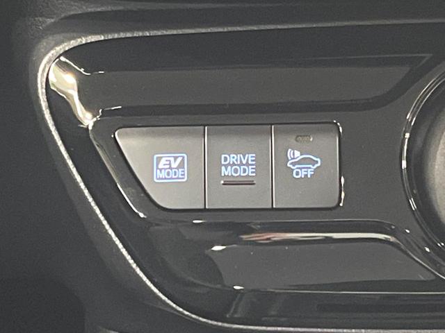 プリウス Ｓ　禁煙車　純正９型ナビ　バックカメラ　衝突軽減装置　レーダークルーズ　レザー調シート　パワーシート　ドラレコ　ＥＴＣ　シートヒーター　コーナーセンサー　スマートキー　ＬＥＤヘッド　オートハイビーム（32枚目）