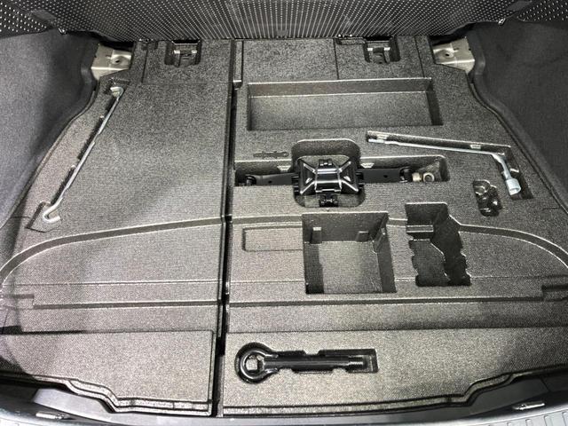 プリウス Ｓ　禁煙車　純正９型ナビ　バックカメラ　衝突軽減装置　レーダークルーズ　レザー調シート　パワーシート　ドラレコ　ＥＴＣ　シートヒーター　コーナーセンサー　スマートキー　ＬＥＤヘッド　オートハイビーム（43枚目）