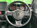 インテリアに合わせたデザインのステアリングは、運転される方のことも考え、運転しやすい形状、大きさです。是非一度、実際に触ってお確かめください。