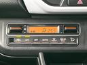【オートエアコン】一度お好みの温度に設定すれば、車内の温度を検知し風量や温度を自動で調整。暑い…寒い…と何度もスイッチ操作をする必要はありません。快適な車内空間には必須の機能ですね♪