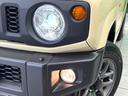 【ＬＥＤヘッドライト】悪天候や夜間走行時も良好な視界を確保し安心して運転できる高輝度ＬＥＤヘッドライトを装備！点灯速度が早く、消費電力も抑えられています。