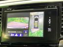 【マルチビューカメラシステム】専用のカメラにより、上から見下ろしたような視点で360度クルマの周囲を確認することができます☆死角部分も確認しやすく、狭い場所での切り返しや駐車もスムーズに行えます。