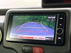 【バックカメラ】駐車時に後方がリアルタイム映像で確認できます。大型商業施設や立体駐車場での駐車時や、夜間のバック時に大活躍！運転スキルに関わらず、今や必須となった装備のひとつです！ 4