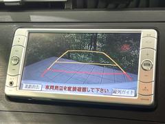 【バックカメラ】駐車時に後方がリアルタイム映像で確認できます。大型商業施設や立体駐車場での駐車時や、夜間のバック時に大活躍！運転スキルに関わらず、今や必須となった装備のひとつです！ 4