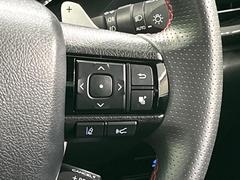 【レーダークルーズコントロール】高速道路での長距離走行が楽に！！自動で速度を保つクルーズコントロールが、衝突軽減システムと連携し、前方の車両を感知して車間を保つように速度調節してくれます！！ 6