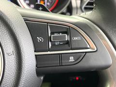 【アダプティブクルーズコントロール】高速道路での長距離走行が楽に！！自動で速度を保つクルーズコントロールが、衝突軽減システムと連携し、前方の車両を感知して車間を保つように速度調節してくれます！！ 6