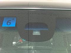 【シティブレーキアクティブシステム】低速走行中に前方の車両等を認識し、衝突しそうな時は警報とブレーキで衝突回避と被害軽減をアシスト。より安全にドライブをお楽しみいただけます。 6