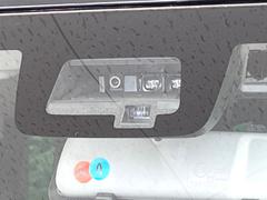 【スズキ　セーフティサポート】走行中に前方の車両等を認識し、衝突しそうな時は警報とブレーキで衝突回避と被害軽減をアシスト。より安全にドライブをお楽しみいただけます。 5