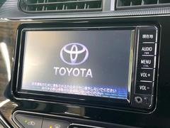 【純正ナビ】人気の純正ナビを装備しております。ナビの使いやすさはもちろん、オーディオ機能も充実！キャンプや旅行はもちろん、通勤や買い物など普段のドライブも楽しくなるはず♪ 3