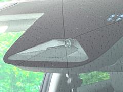 【ホンダセンシング】走行中に前方の車両等を認識し、衝突しそうな時は警報とブレーキで衝突回避と被害軽減をアシスト。より安全にドライブをお楽しみいただけます。 5