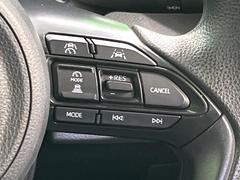 �ڥ졼�������롼������ȥ�����۹�®ƻϩ�Ǥ�Ĺ��Υ���Ԥ��ڤˡ�����ư��®�٤��ݤĥ��롼������ȥ����뤬�����ͷڸ������ƥ��Ϣ�Ȥ��������μ�ξ���Τ��Ƽִ֤��ݤĤ褦��®��Ĵ�ᤷ�Ƥ���ޤ����� 6