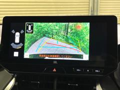 【バックカメラ】駐車時に後方がリアルタイム映像で確認できます。大型商業施設や立体駐車場での駐車時や、夜間のバック時に大活躍！運転スキルに関わらず、今や必須となった装備のひとつです！ 4