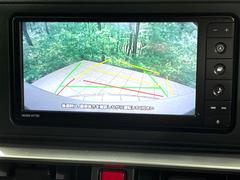 【バックカメラ】駐車時に後方がリアルタイム映像で確認できます。大型商業施設や立体駐車場での駐車時や、夜間のバック時に大活躍！運転スキルに関わらず、今や必須となった装備のひとつです！ 4