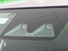 【スマートアシスト】走行中に前方の車両等を認識し、衝突しそうな時は警報とブレーキで衝突回避と被害軽減をアシスト。より安全にドライブをお楽しみいただけます。 5