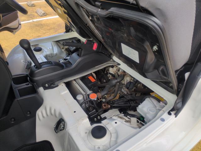 ハイゼットトラック ジャンボ　４ＷＤ　ＡＴ　エアコン　パワーステアリング　パワーウィンドウ　運転席エアバッグ　助手席エアバッグ　ＣＤ　ミュージックプレイヤー接続可（9枚目）