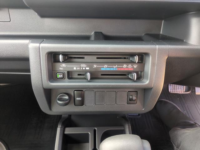 ハイゼットトラック ジャンボ　４ＷＤ　ＡＴ　エアコン　パワーステアリング　パワーウィンドウ　運転席エアバッグ　助手席エアバッグ　ＣＤ　ミュージックプレイヤー接続可（20枚目）