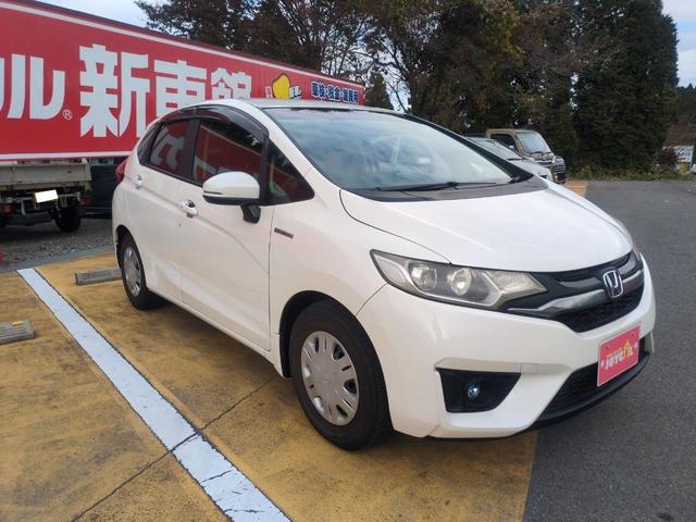 フィットハイブリッド Ｌパッケージ　ハイブリッド　ＥＴＣ　ＴＶ　オートクルーズコントロール　ＬＥＤヘッドランプ　スマートキー　電動格納ミラー　ＡＴ　盗難防止システム　衝突安全ボディ　ＡＢＳ　ＥＳＣ　エアコン　パワーステアリング（13枚目）