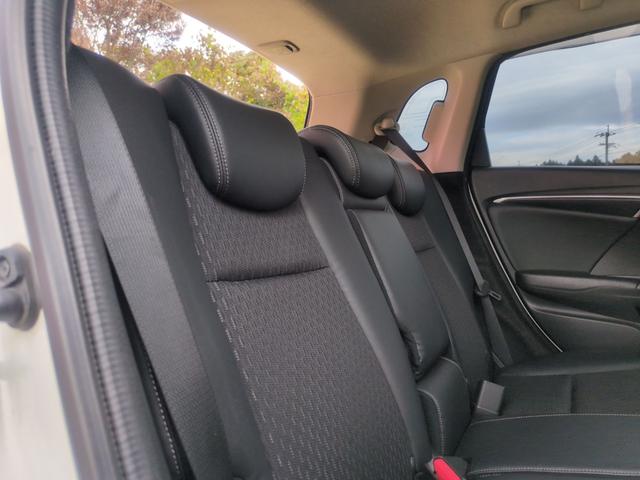 フィットハイブリッド Ｌパッケージ　ハイブリッド　ＥＴＣ　ＴＶ　オートクルーズコントロール　ＬＥＤヘッドランプ　スマートキー　電動格納ミラー　ＡＴ　盗難防止システム　衝突安全ボディ　ＡＢＳ　ＥＳＣ　エアコン　パワーステアリング（49枚目）