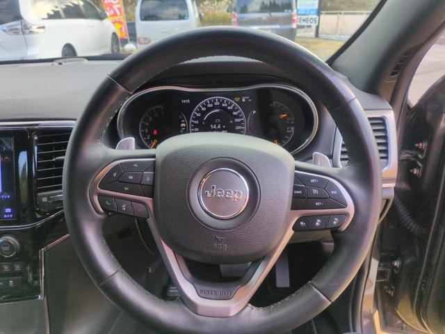 ジープ・グランドチェロキー リミテッド　ナビＴＶ　Ｓカメラ　Ｂｌｕｅｔｏｏｔｈ対応　メモリーナビ　Ｂカメ　ヒーター　パワーウィンドウ　盗難防止装置　Ｆカメラ　クルコン　電動シート　オートエアコン　オートライト　ＵＳＢ接続　パーキングアシスト（2枚目）