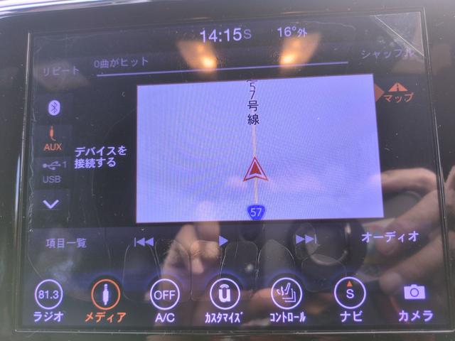 ジープ・グランドチェロキー リミテッド　ナビＴＶ　Ｓカメラ　Ｂｌｕｅｔｏｏｔｈ対応　メモリーナビ　Ｂカメ　ヒーター　パワーウィンドウ　盗難防止装置　Ｆカメラ　クルコン　電動シート　オートエアコン　オートライト　ＵＳＢ接続　パーキングアシスト（3枚目）