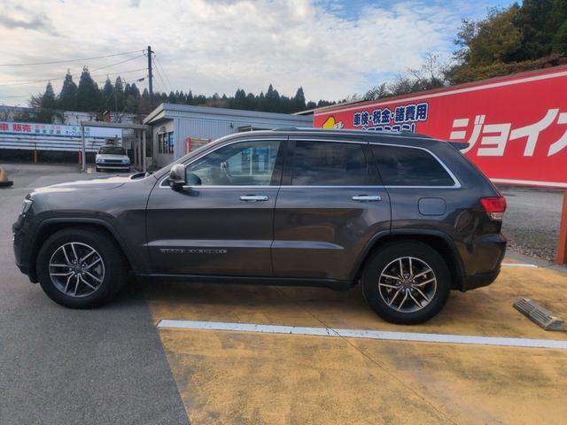 ジープ・グランドチェロキー リミテッド　ナビＴＶ　Ｓカメラ　Ｂｌｕｅｔｏｏｔｈ対応　メモリーナビ　Ｂカメ　ヒーター　パワーウィンドウ　盗難防止装置　Ｆカメラ　クルコン　電動シート　オートエアコン　オートライト　ＵＳＢ接続　パーキングアシスト（18枚目）