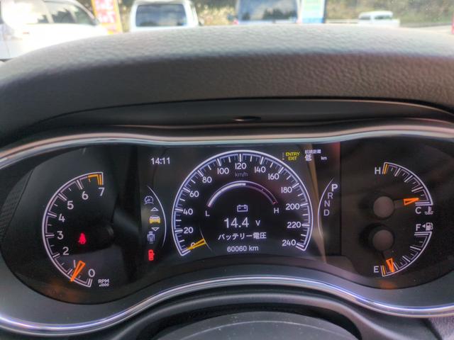 ジープ・グランドチェロキー リミテッド　ナビＴＶ　Ｓカメラ　Ｂｌｕｅｔｏｏｔｈ対応　メモリーナビ　Ｂカメ　ヒーター　パワーウィンドウ　盗難防止装置　Ｆカメラ　クルコン　電動シート　オートエアコン　オートライト　ＵＳＢ接続　パーキングアシスト（23枚目）