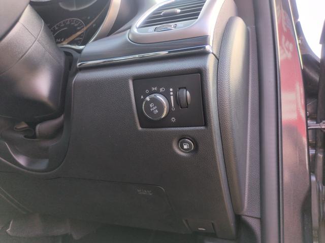 ジープ・グランドチェロキー リミテッド　ナビＴＶ　Ｓカメラ　Ｂｌｕｅｔｏｏｔｈ対応　メモリーナビ　Ｂカメ　ヒーター　パワーウィンドウ　盗難防止装置　Ｆカメラ　クルコン　電動シート　オートエアコン　オートライト　ＵＳＢ接続　パーキングアシスト（30枚目）