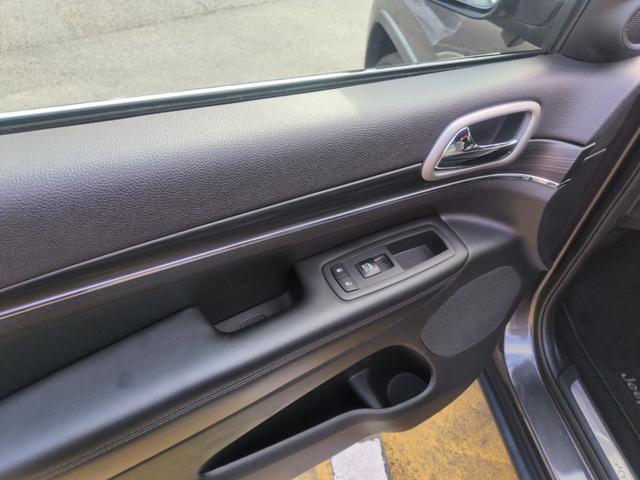 ジープ・グランドチェロキー リミテッド　ナビＴＶ　Ｓカメラ　Ｂｌｕｅｔｏｏｔｈ対応　メモリーナビ　Ｂカメ　ヒーター　パワーウィンドウ　盗難防止装置　Ｆカメラ　クルコン　電動シート　オートエアコン　オートライト　ＵＳＢ接続　パーキングアシスト（38枚目）