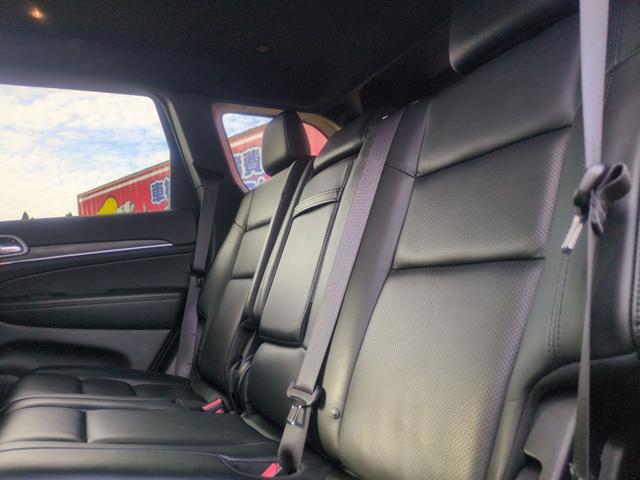 ジープ・グランドチェロキー リミテッド　ナビＴＶ　Ｓカメラ　Ｂｌｕｅｔｏｏｔｈ対応　メモリーナビ　Ｂカメ　ヒーター　パワーウィンドウ　盗難防止装置　Ｆカメラ　クルコン　電動シート　オートエアコン　オートライト　ＵＳＢ接続　パーキングアシスト（45枚目）