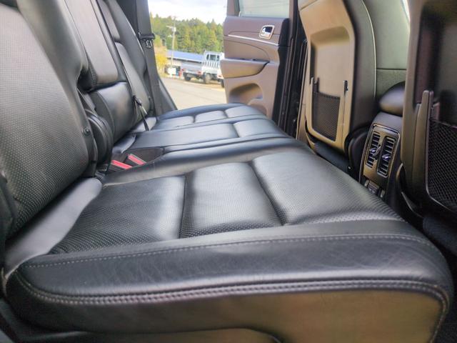 ジープ・グランドチェロキー リミテッド　ナビＴＶ　Ｓカメラ　Ｂｌｕｅｔｏｏｔｈ対応　メモリーナビ　Ｂカメ　ヒーター　パワーウィンドウ　盗難防止装置　Ｆカメラ　クルコン　電動シート　オートエアコン　オートライト　ＵＳＢ接続　パーキングアシスト（47枚目）