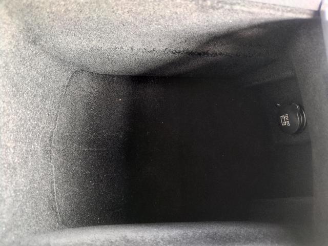 ジープ・グランドチェロキー リミテッド　ナビＴＶ　Ｓカメラ　Ｂｌｕｅｔｏｏｔｈ対応　メモリーナビ　Ｂカメ　ヒーター　パワーウィンドウ　盗難防止装置　Ｆカメラ　クルコン　電動シート　オートエアコン　オートライト　ＵＳＢ接続　パーキングアシスト（62枚目）