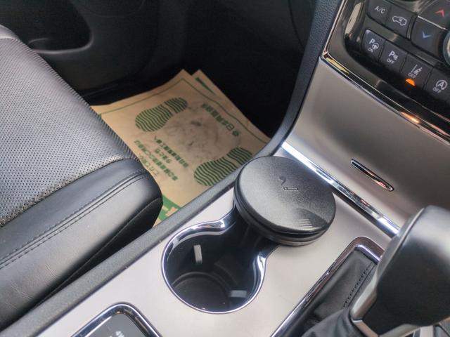 ジープ・グランドチェロキー リミテッド　ナビＴＶ　Ｓカメラ　Ｂｌｕｅｔｏｏｔｈ対応　メモリーナビ　Ｂカメ　ヒーター　パワーウィンドウ　盗難防止装置　Ｆカメラ　クルコン　電動シート　オートエアコン　オートライト　ＵＳＢ接続　パーキングアシスト（63枚目）