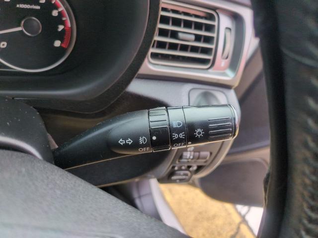 ＸＶ １．５ｉ　ドライブレコーダー　ＥＴＣ　バックカメラ　パワーシート　ナビ　ＴＶ　ＨＩＤ　スマートキー　電動格納ミラー　盗難防止システム　衝突安全ボディ　ＣＤ　ＤＶＤ再生　ＡＢＳ　エアコン　Ｔベルト交換済（8枚目）