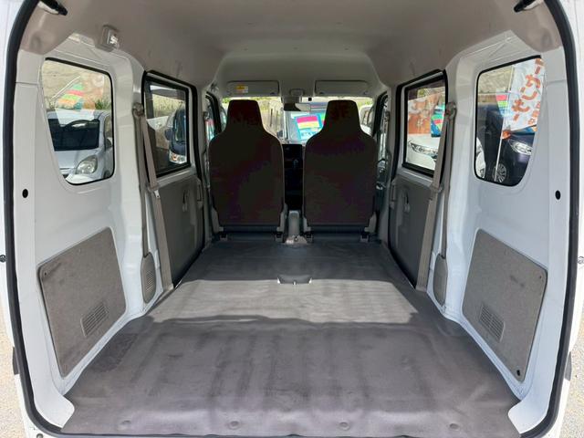 ＮＶ１００クリッパーバン ＤＸ　エマージェンシーブレーキパッケージ／　５ＡＧＳ　エマージェンシーブレーキ　ハイルーフ　２ｎｄ発進　横滑り防止機能　キーレスエントリー　集中ドアロック　ＥＴＣ　ヘッドライトレベライザー　フルフラットシート　禁煙車（32枚目）
