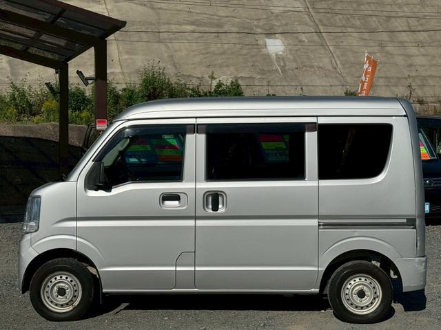 ＮＶ１００クリッパーバン ＤＸ　４ＷＤ　５ＭＴ　ハイルーフ　キーレスエントリー　集中ドアロック　両側スライドドア　オーバーヘッドコンソール　ヘッドライトレベライザー　エアコン　フルフラットシート　スペアキー　取扱説明書　記録簿（11枚目）