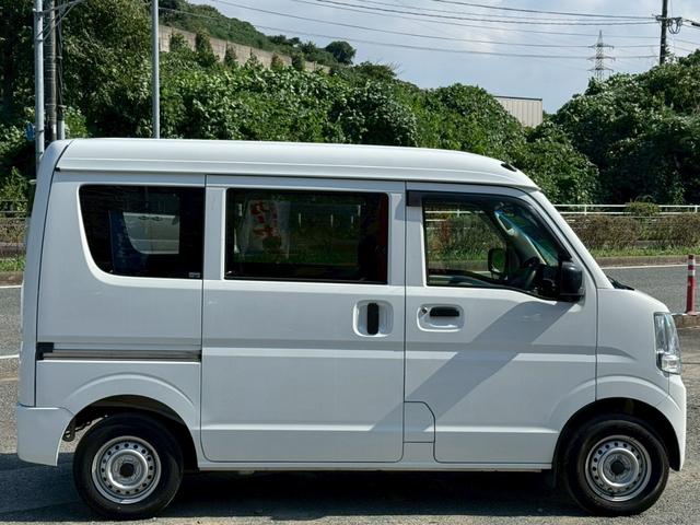 ＮＶ１００クリッパーバン ＤＸ　セーフティパッケージ　ワンオーナー　４ＷＤ　５ＡＧＳ車　ハイルーフ　エマージェンシーブレーキ　横滑り防止機能　レーンアラート　リアクリアランスソナー　２ｎｄ発進　オーバーヘッドコンソール　フルフラットシート　禁煙車　記録簿（7枚目）