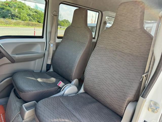 ＮＶ１００クリッパーバン ＤＸ　セーフティパッケージ　ワンオーナー　４ＷＤ　５ＡＧＳ車　ハイルーフ　エマージェンシーブレーキ　横滑り防止機能　レーンアラート　リアクリアランスソナー　２ｎｄ発進　オーバーヘッドコンソール　フルフラットシート　禁煙車　記録簿（16枚目）