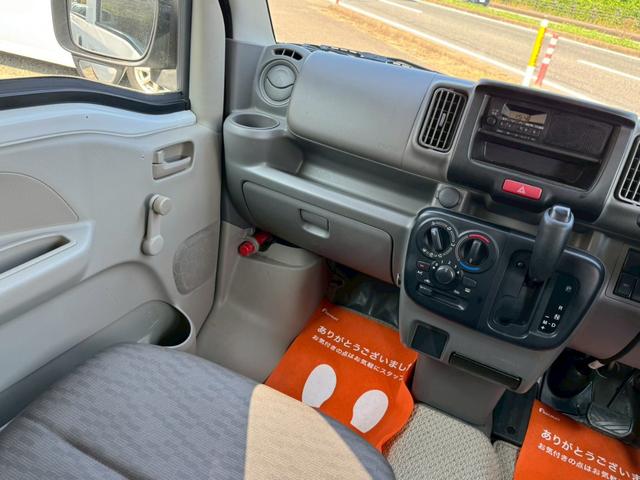 ＮＶ１００クリッパーバン ＤＸ　セーフティパッケージ　ワンオーナー　４ＷＤ　５ＡＧＳ車　ハイルーフ　エマージェンシーブレーキ　横滑り防止機能　レーンアラート　リアクリアランスソナー　２ｎｄ発進　オーバーヘッドコンソール　フルフラットシート　禁煙車　記録簿（17枚目）