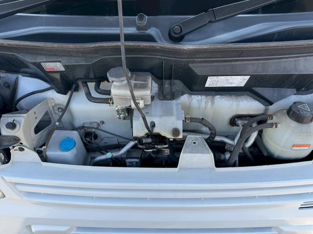 ＮＶ１００クリッパーバン ＤＸ　５ＡＧＳ車　ハイルーフ　４人乗　集中ドアロック　両側スライドドア　ヘッドライトレベライザー　エアコン　パワステ　ダブルエアバッグ　フルフラットシート　ドアバイザー　スペアキー　禁煙車　取説　記録簿（33枚目）