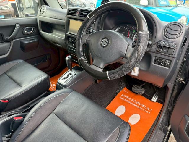 ジムニー クロスアドベンチャーＸＣ　８型ＡＴ　４ＷＤ　ターボ　ハーフレザーシート　キーレスエントリー　ＥＴＣ　ヘッドライトレベライザー　Ｄｅｆｉブーストメーター　シートヒーター　ルーフキャリア　フォグランプ　ドアバイザー　電動格納ミラー（12枚目）
